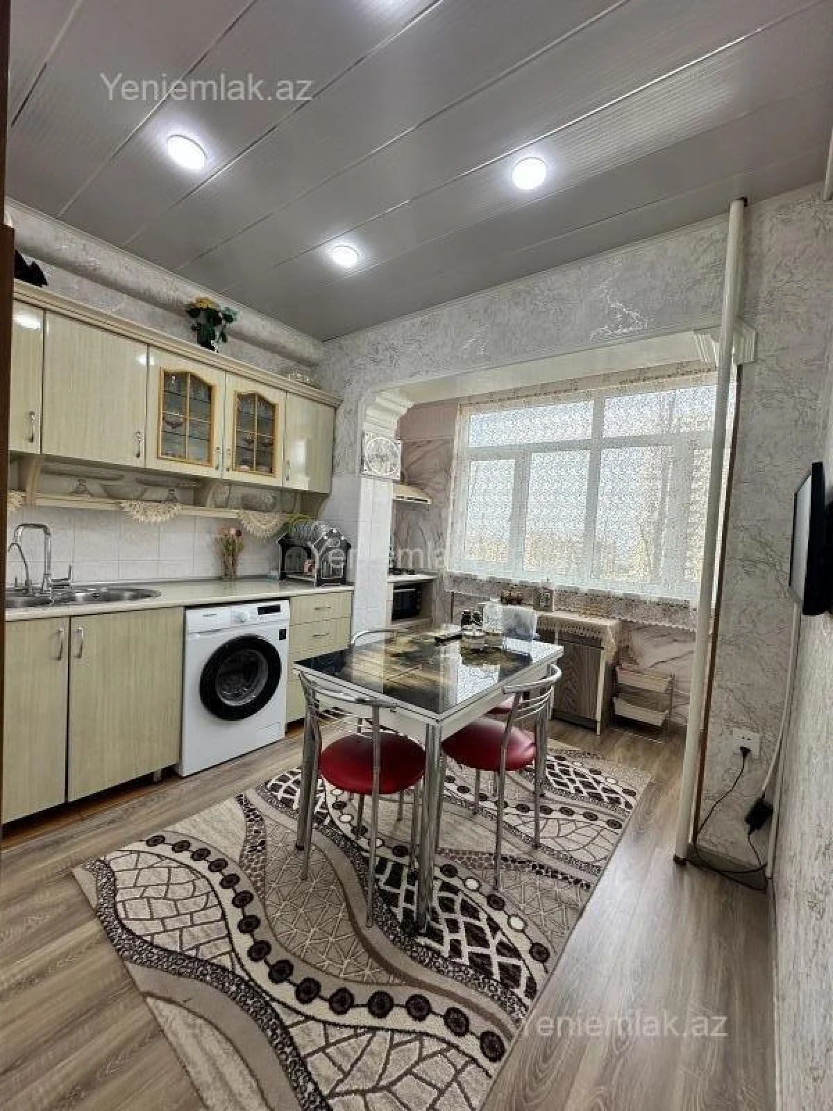 Satılır 2 otaqlı köhnə tikili 60 m²