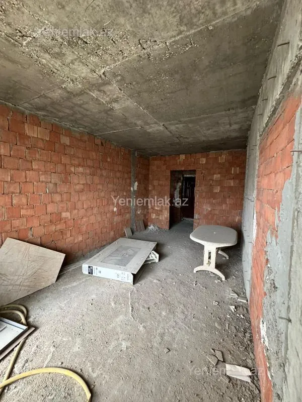 Satılır 2 otaqlı yeni tikili 68 m²