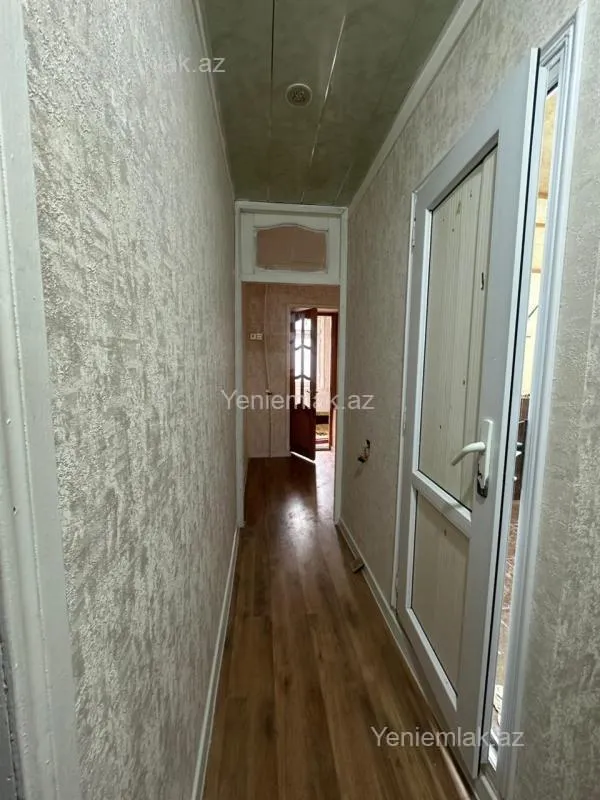 Satılır 2 otaqlı köhnə tikili 55 m²