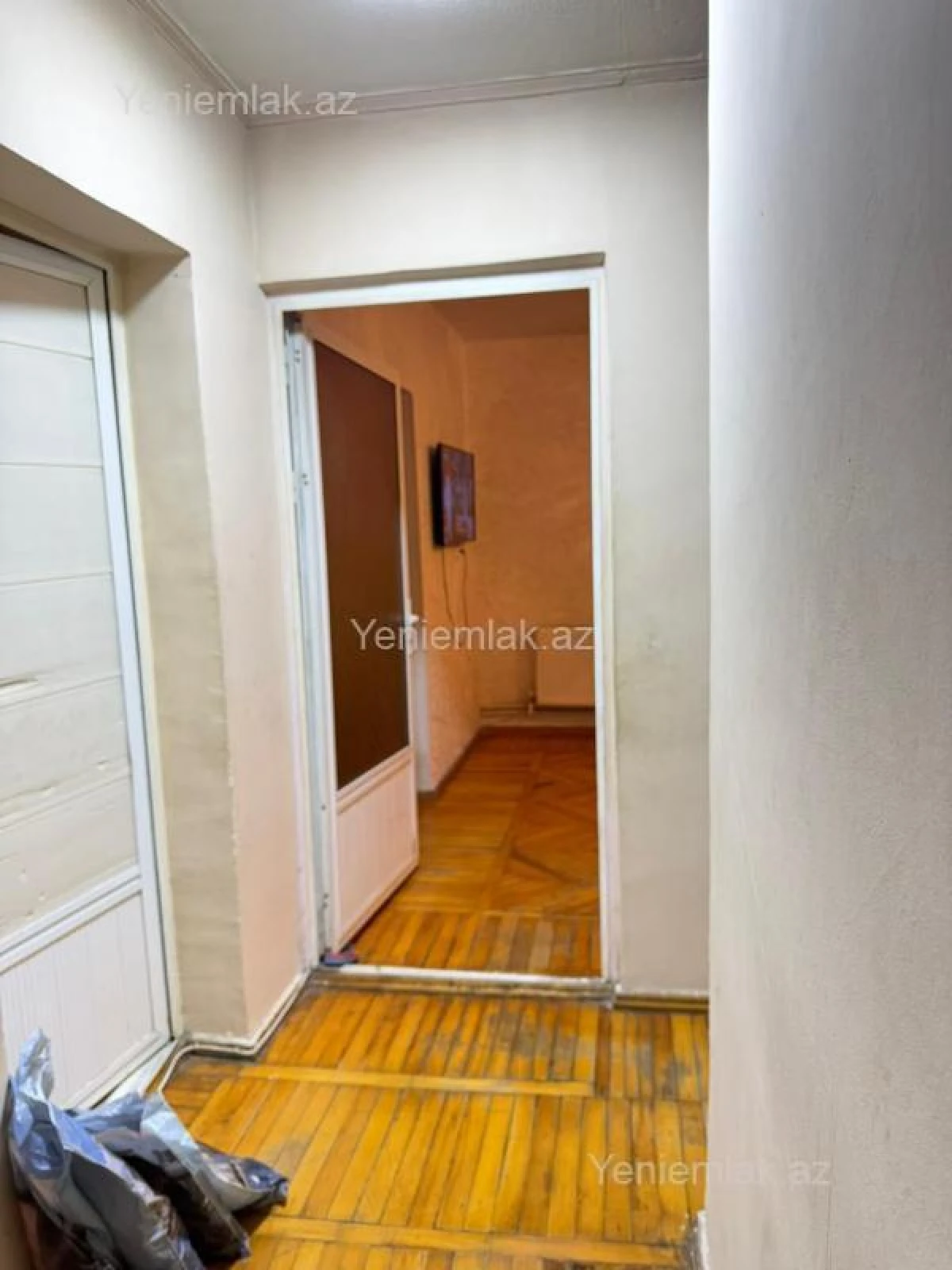 Satılır 3 otaqlı köhnə tikili 70 m²