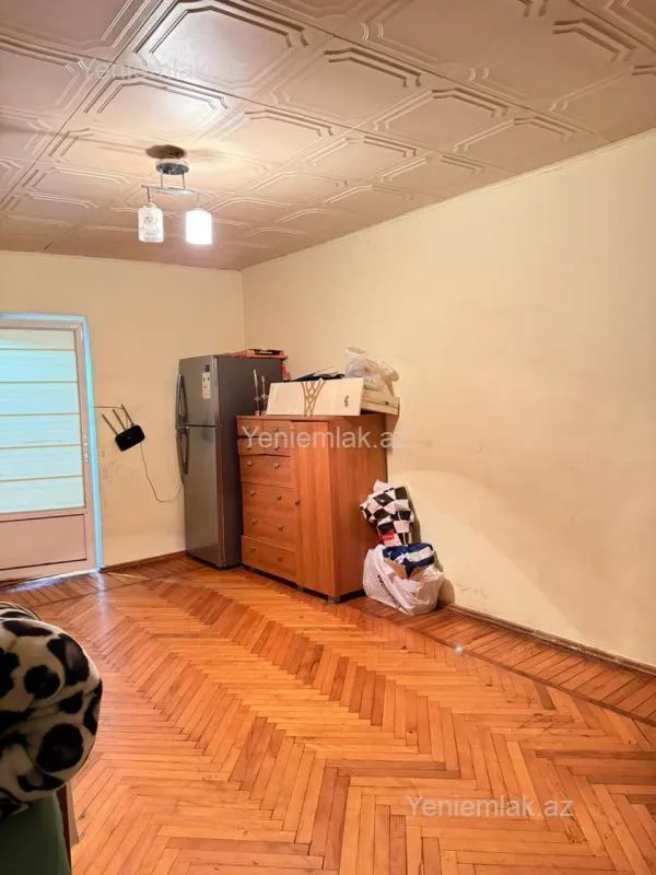 Satılır 3 otaqlı köhnə tikili 70 m²