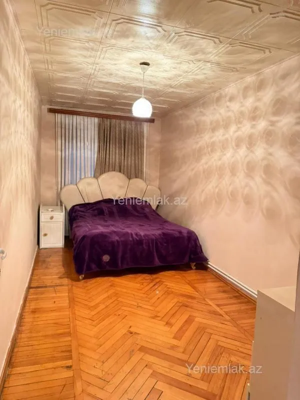 Satılır 3 otaqlı köhnə tikili 70 m²