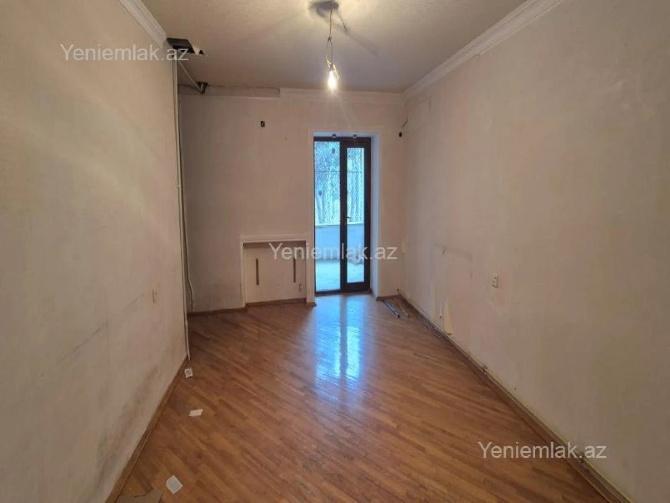 Satılır 3 otaqlı köhnə tikili 90 m²