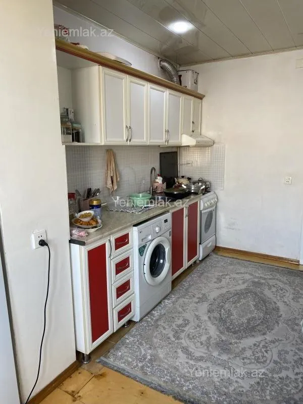 Satılır 4 otaqlı köhnə tikili 92 m²