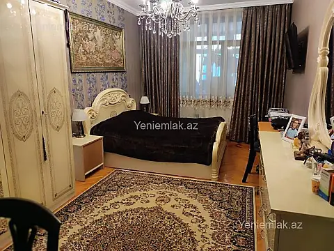 Satılır 4 otaqlı köhnə tikili 115 m²