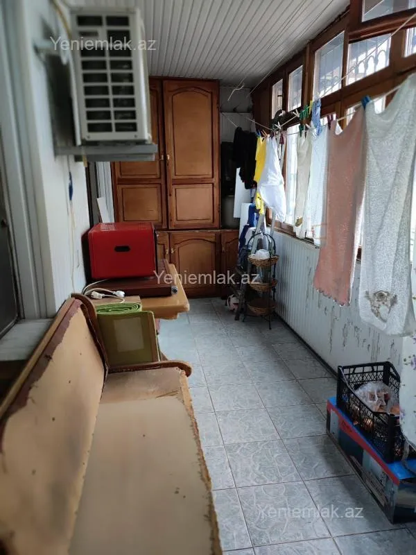 Satılır 4 otaqlı köhnə tikili 115 m²
