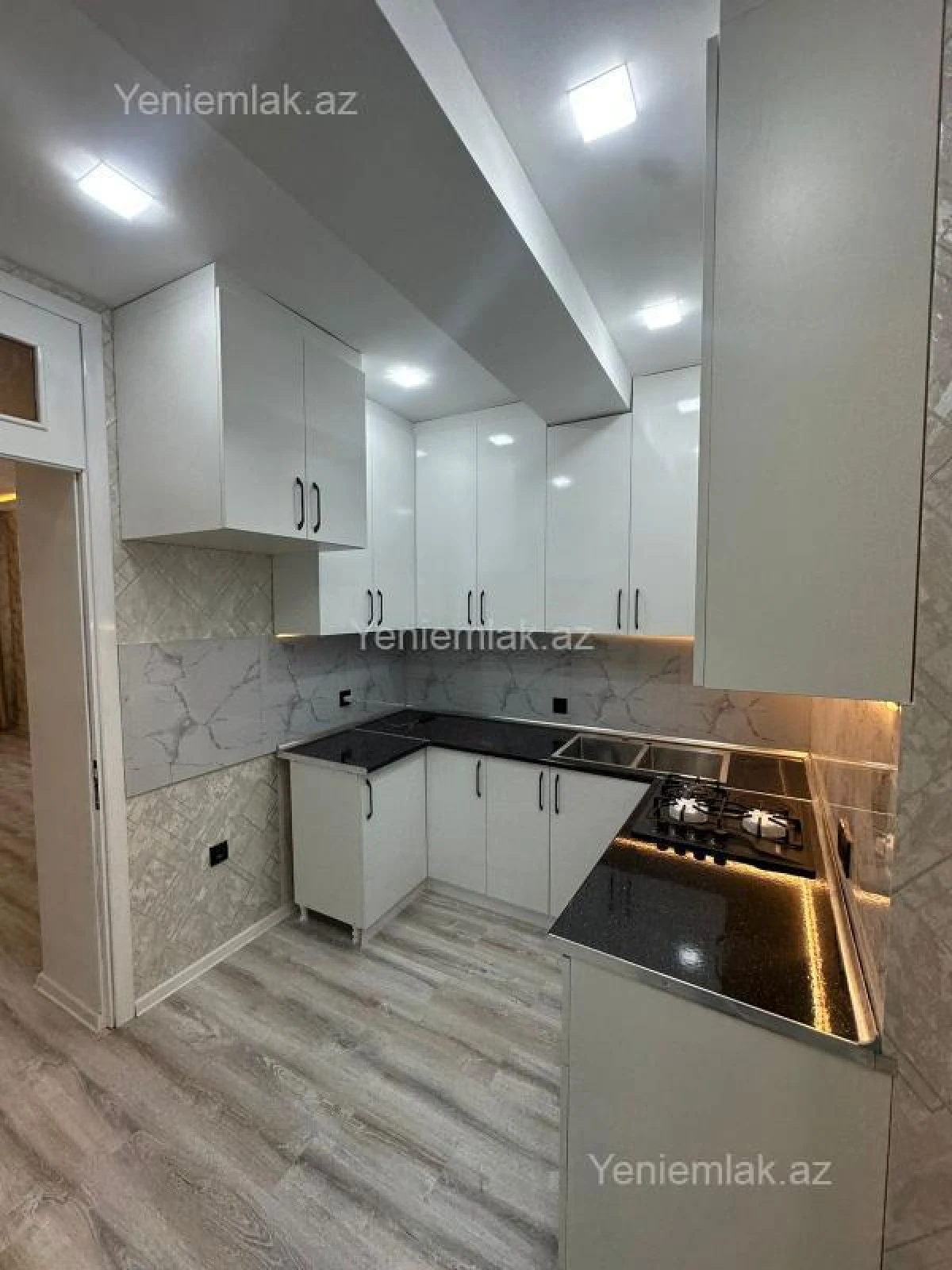 Satılır 2 otaqlı yeni tikili 68 m²