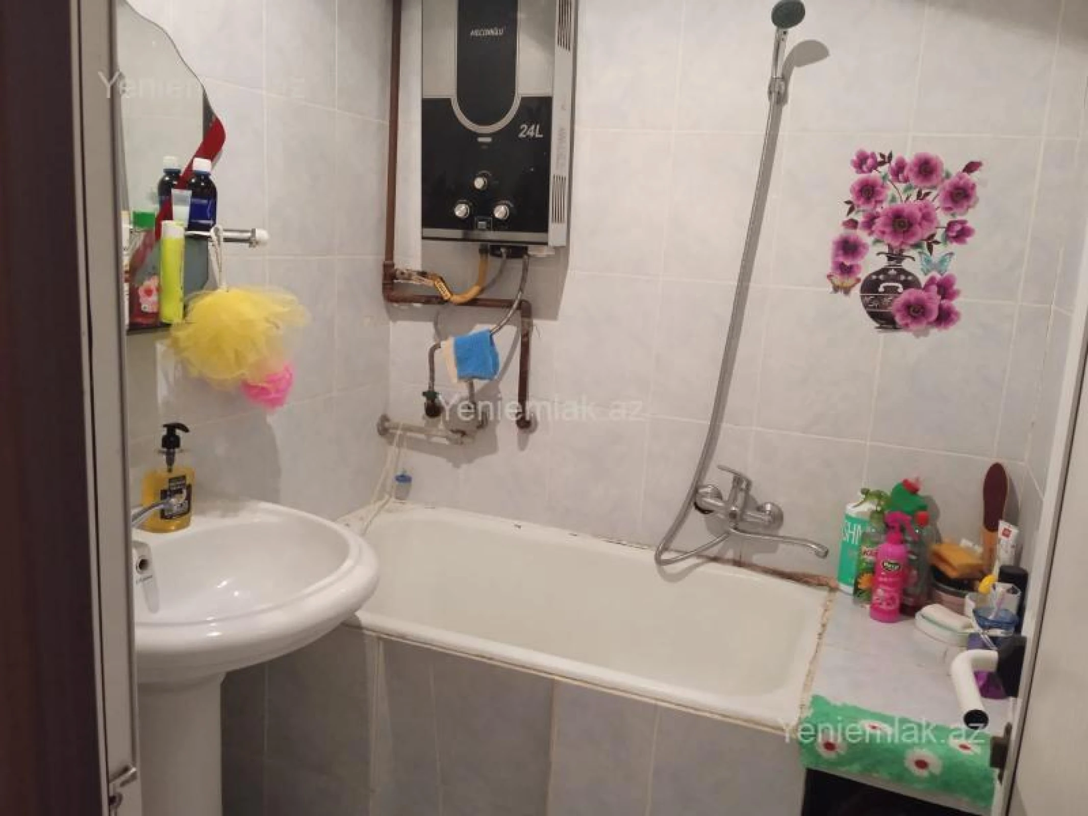 Satılır 16 otaqlı köhnə tikili 35 m²