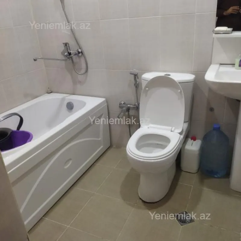 Satılır 2 otaqlı yeni tikili 60 m²