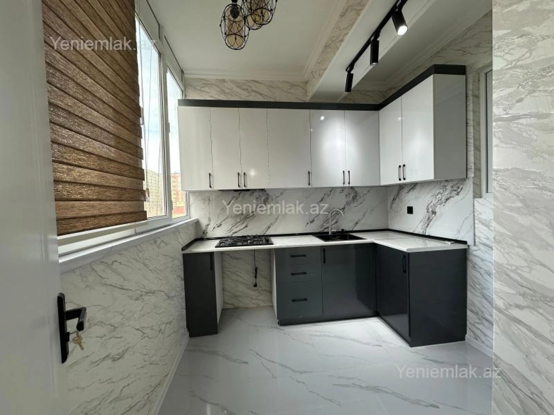 Satılır 3 otaqlı yeni tikili 83 m²