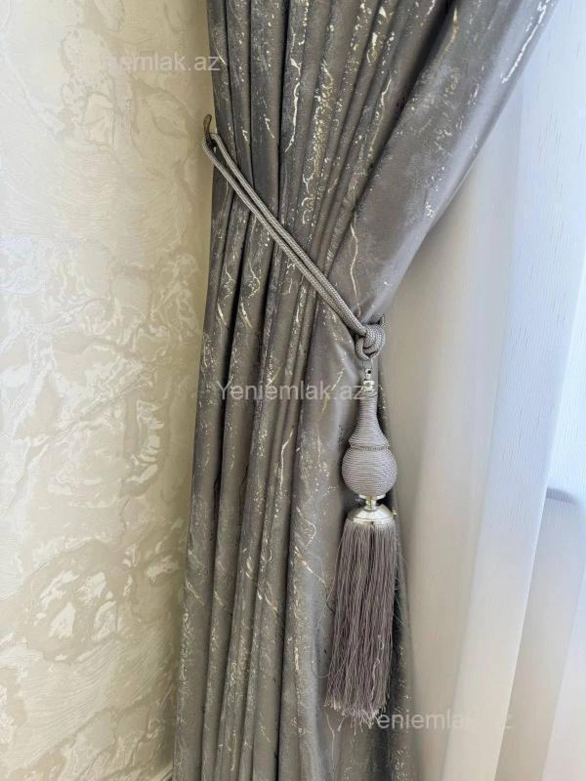 Satılır 3 otaqlı yeni tikili 100 m²