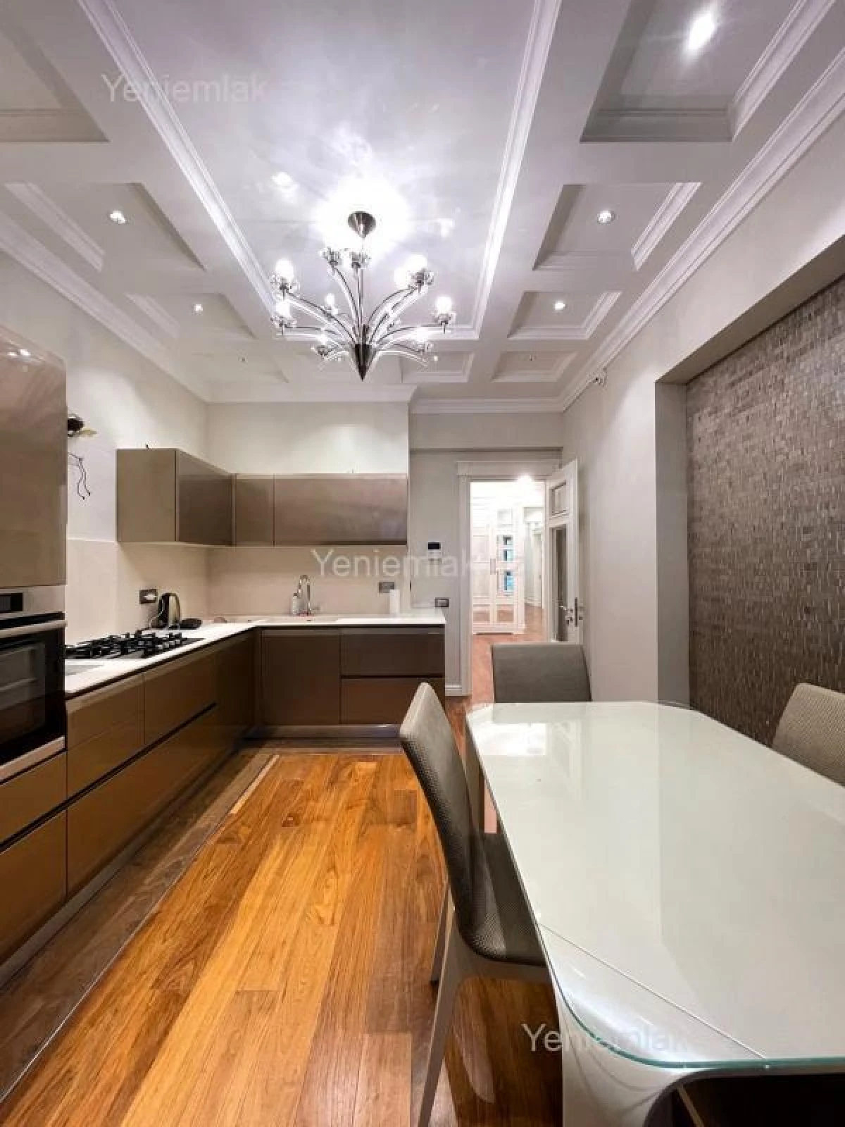 Satılır 4 otaqlı yeni tikili 200 m²