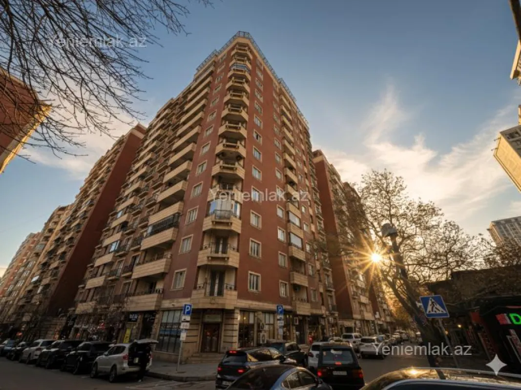 Satılır 4 otaqlı yeni tikili 200 m²