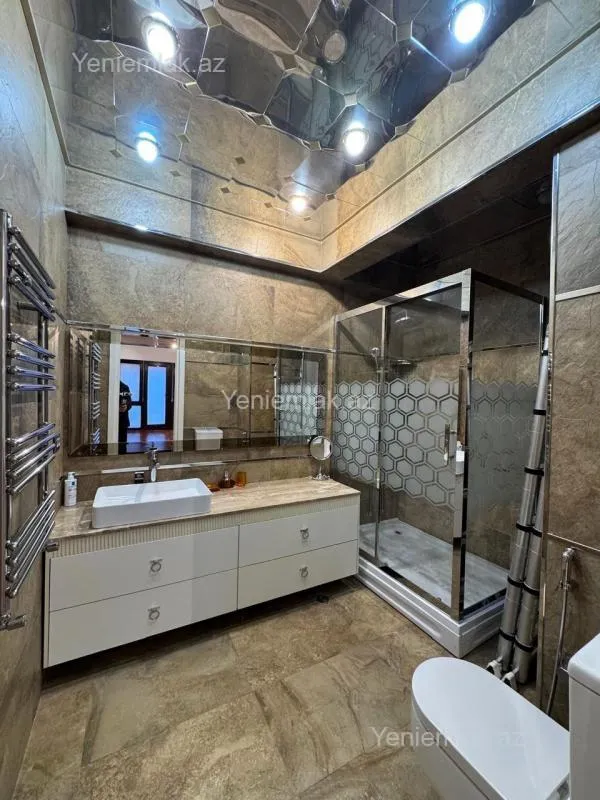 Satılır 4 otaqlı yeni tikili 200 m²