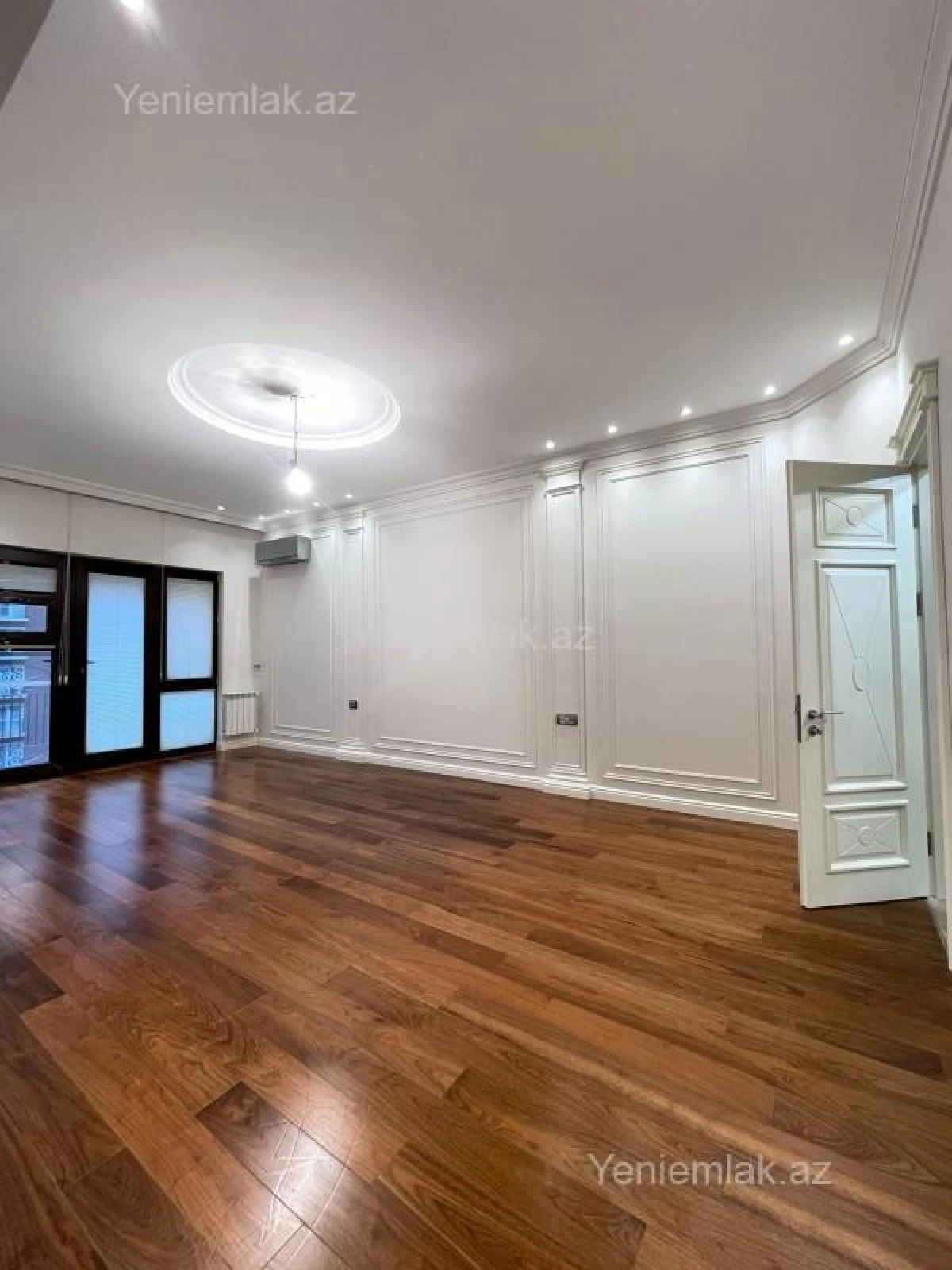 Satılır 4 otaqlı yeni tikili 200 m²