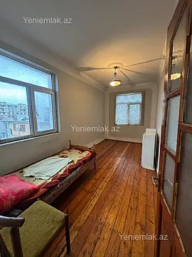 Satılır 2 otaqlı köhnə tikili 50 m²