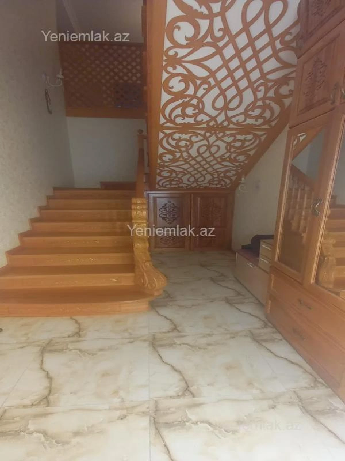 Satılır 6 otaqlı həyət evi 276 m²