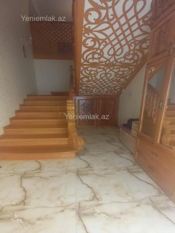 Satılır 6 otaqlı həyət evi 276 m²