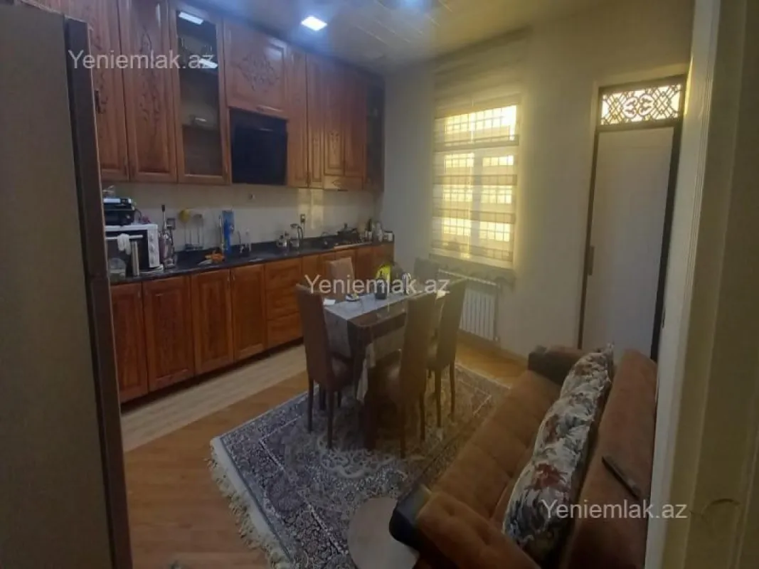 Satılır 6 otaqlı həyət evi 276 m²