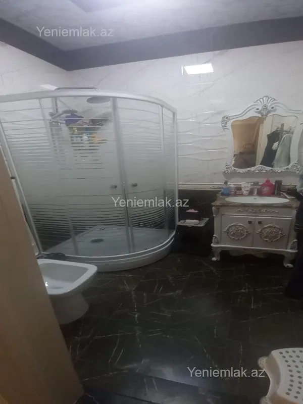 Satılır 6 otaqlı həyət evi 276 m²