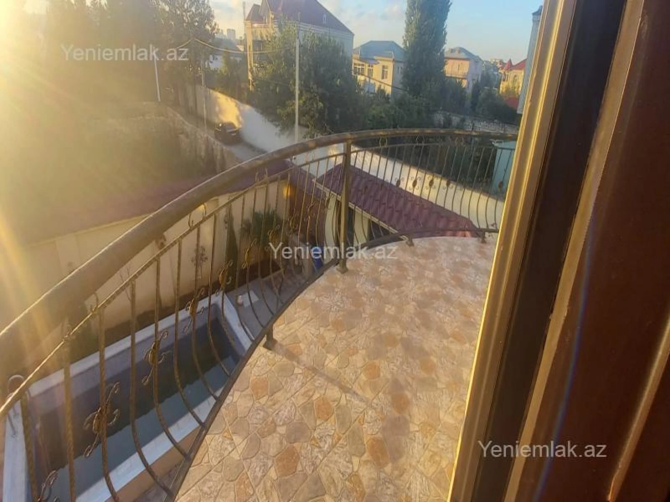 Satılır 6 otaqlı həyət evi 276 m²