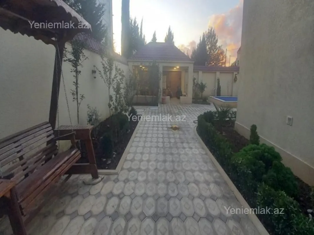 Satılır 6 otaqlı həyət evi 276 m²