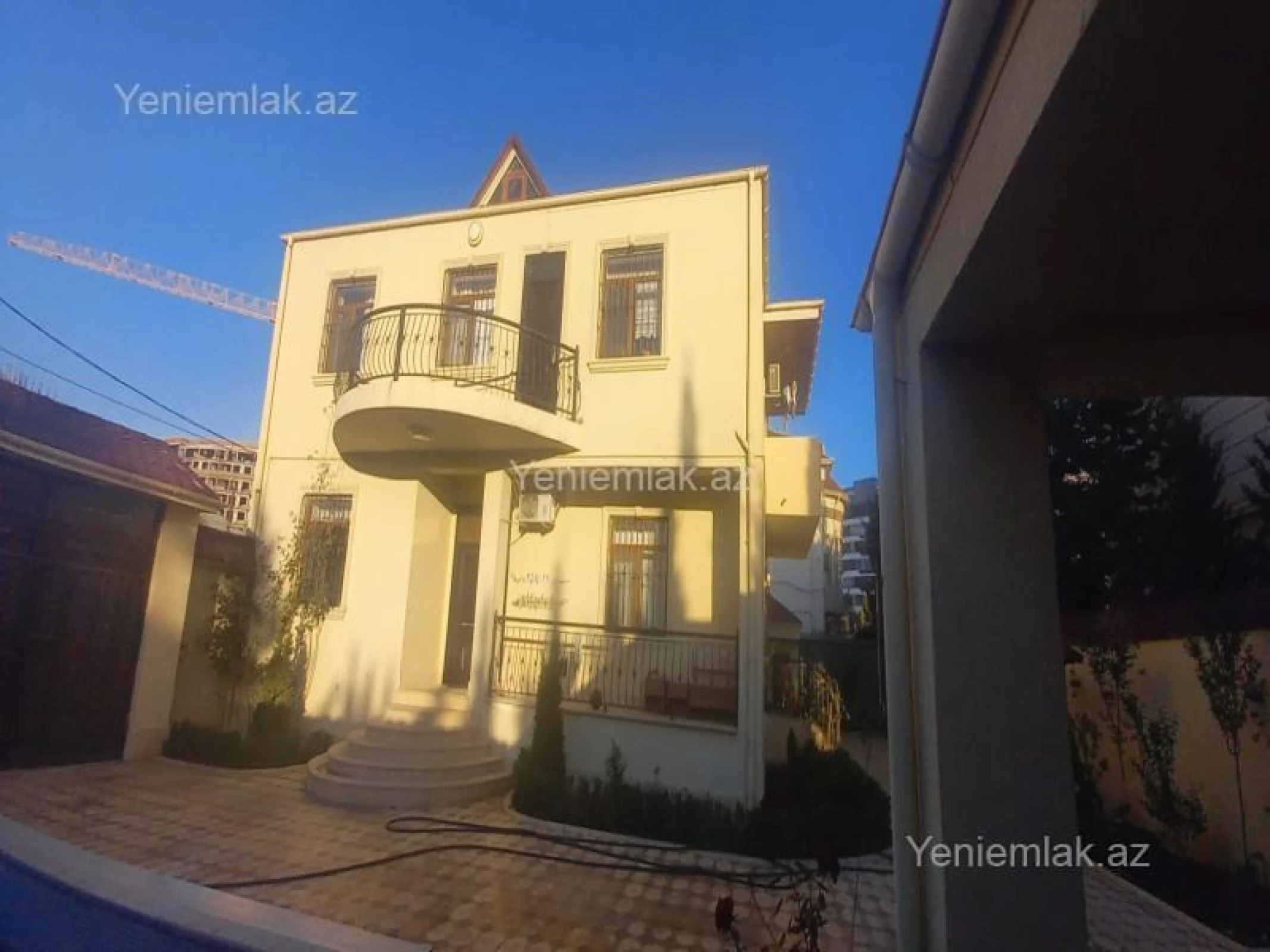 Satılır 6 otaqlı həyət evi 276 m²