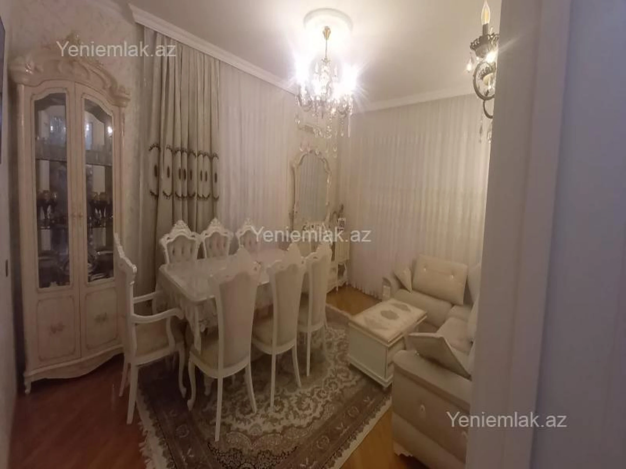 Satılır 6 otaqlı həyət evi 276 m²