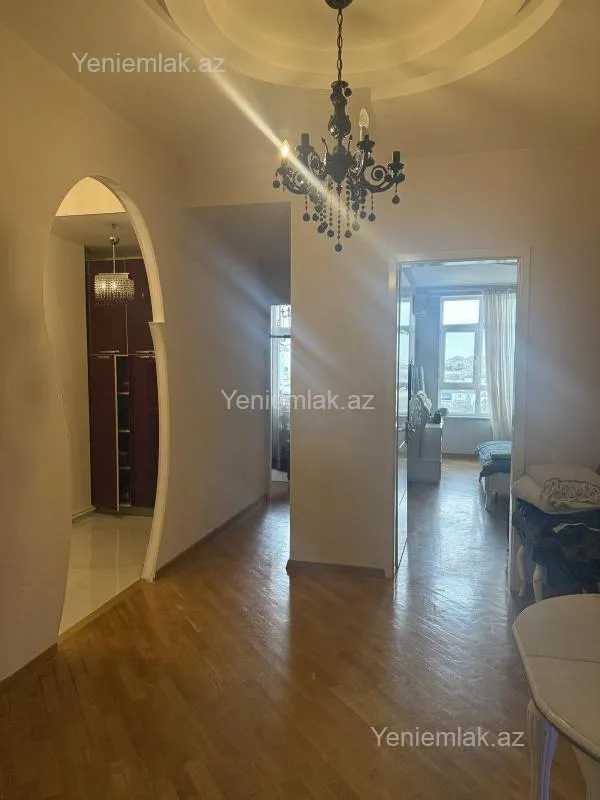 Satılır 3 otaqlı yeni tikili 90 m²