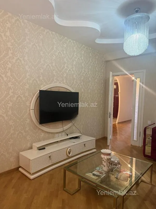 Satılır 3 otaqlı yeni tikili 90 m²