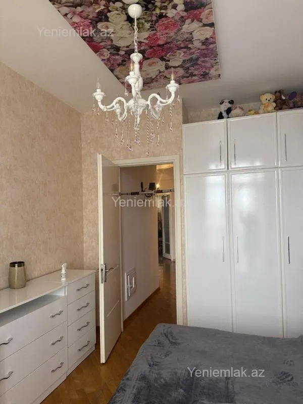 Satılır 3 otaqlı yeni tikili 90 m²