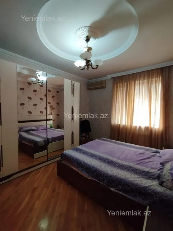 Satılır 4 otaqlı köhnə tikili 110 m²