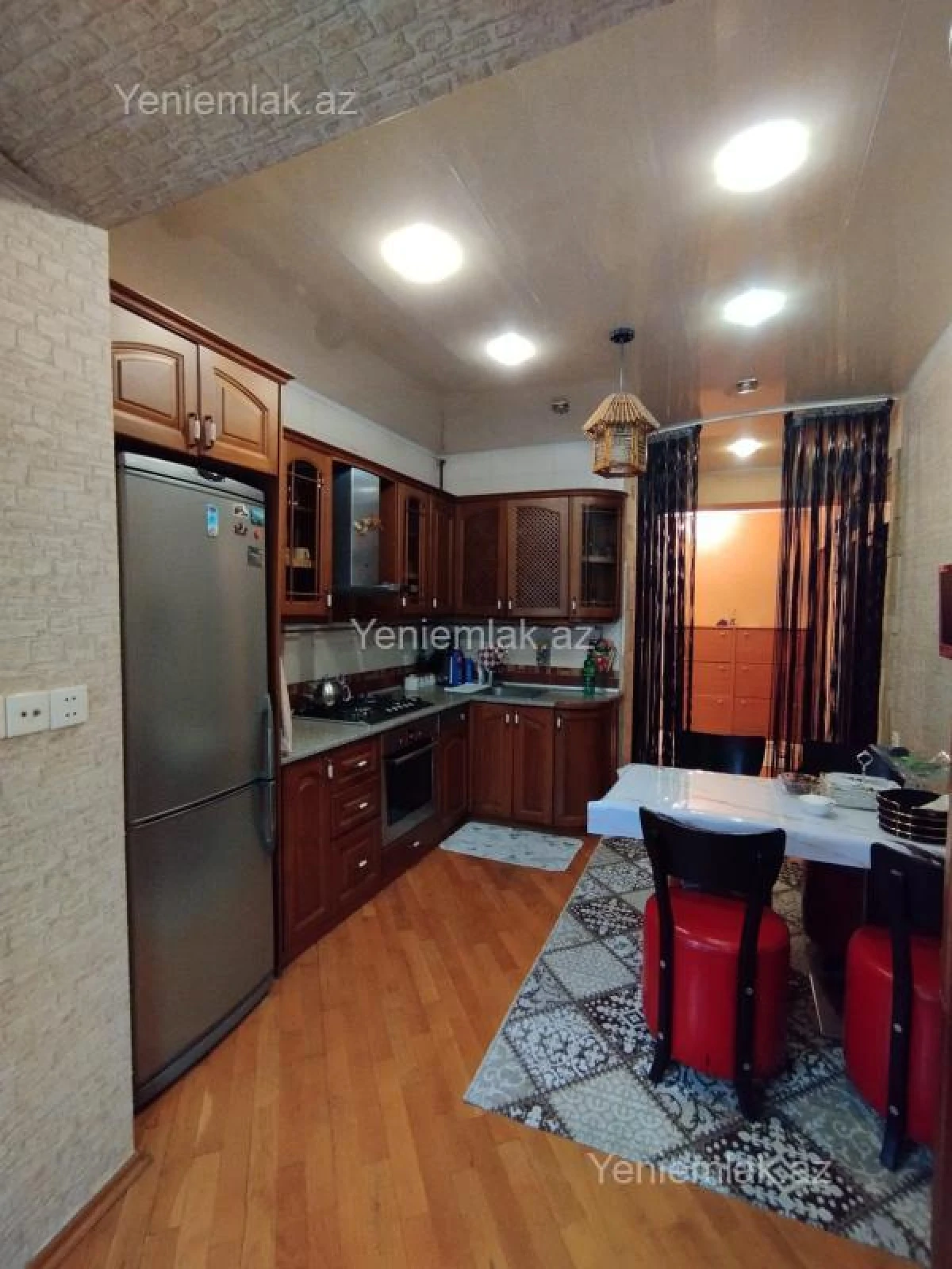 Satılır 4 otaqlı köhnə tikili 110 m²