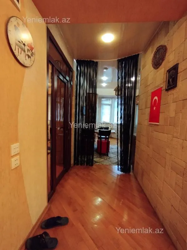 Satılır 4 otaqlı köhnə tikili 110 m²