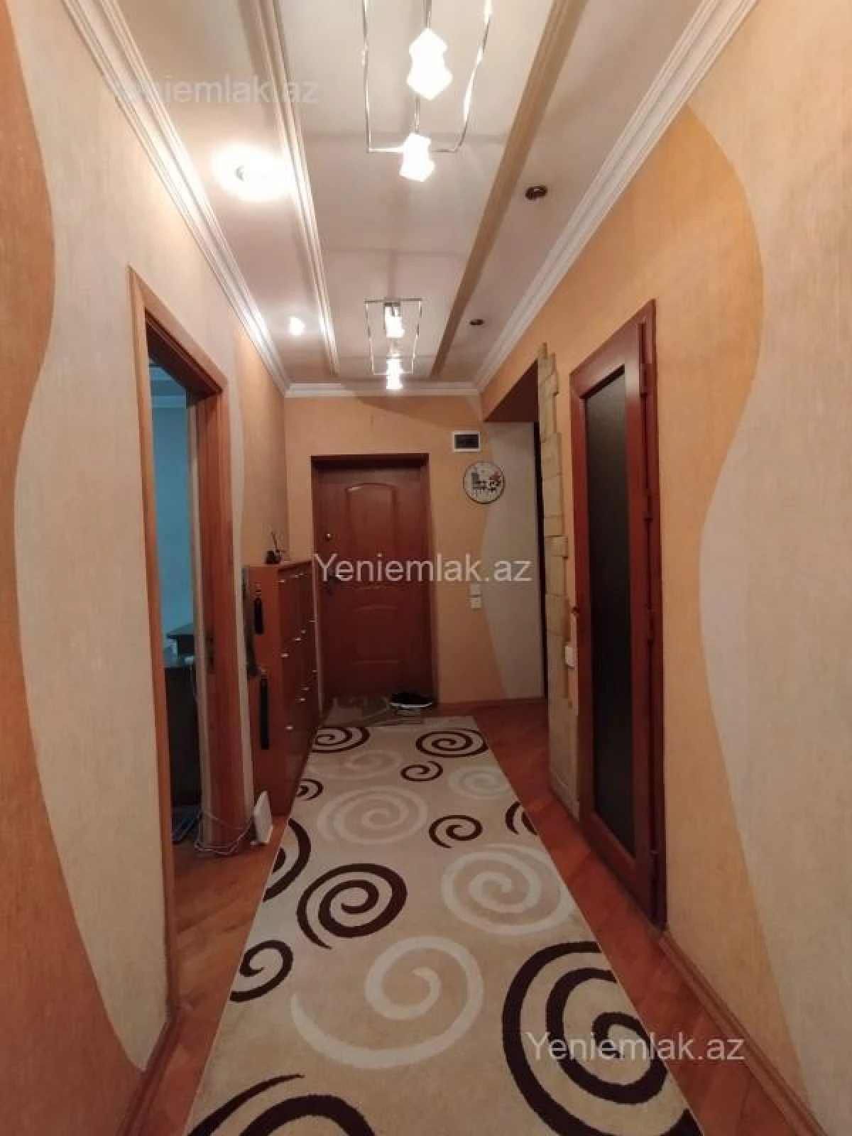 Satılır 4 otaqlı köhnə tikili 110 m²