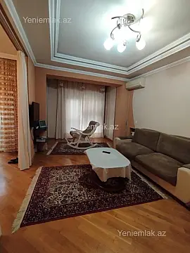 Satılır 4 otaqlı köhnə tikili 110 m²