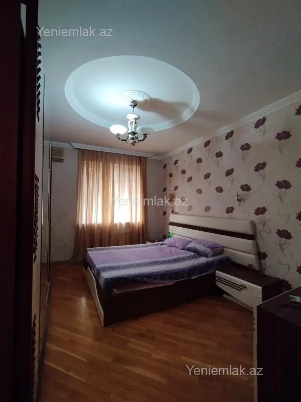Satılır 4 otaqlı köhnə tikili 110 m²