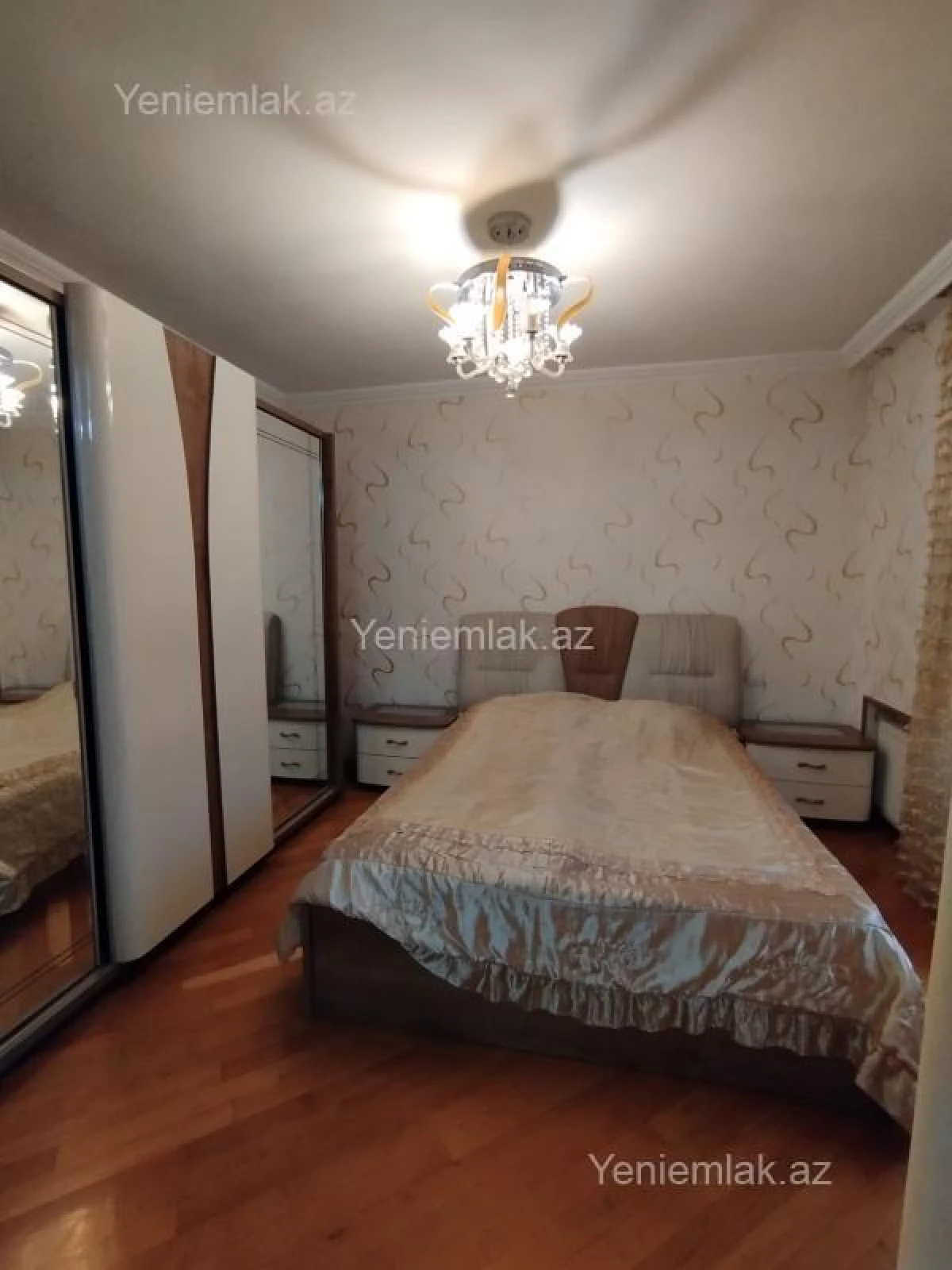 Satılır 4 otaqlı köhnə tikili 110 m²