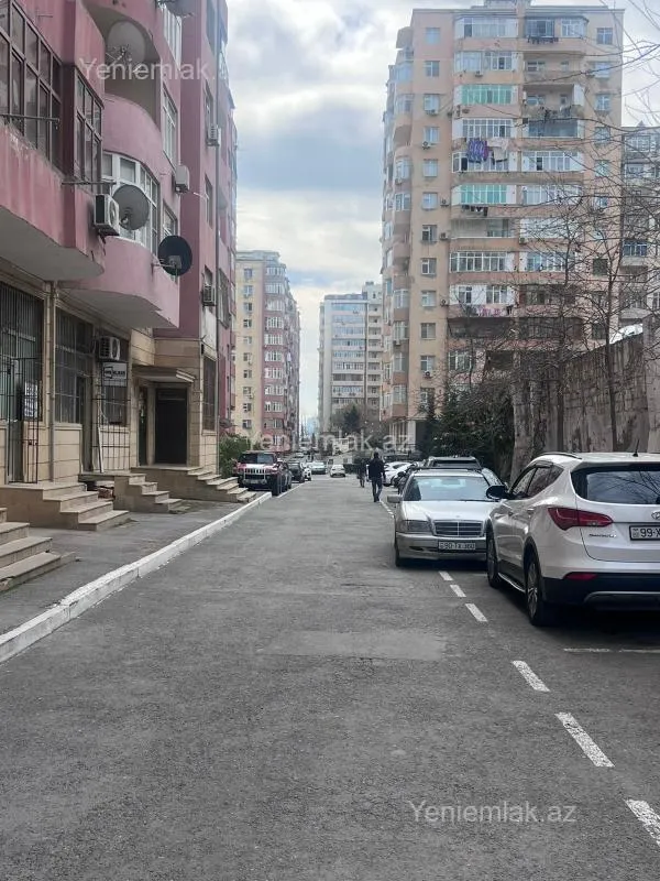 Satılır 3 otaqlı yeni tikili 110 m²