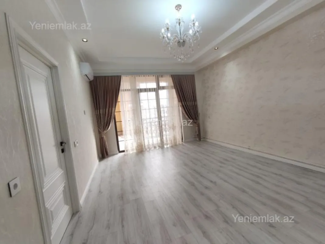 Satılır 5 otaqlı həyət evi 280 m²