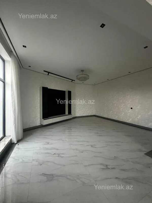 Satılır 5 otaqlı həyət evi 280 m²