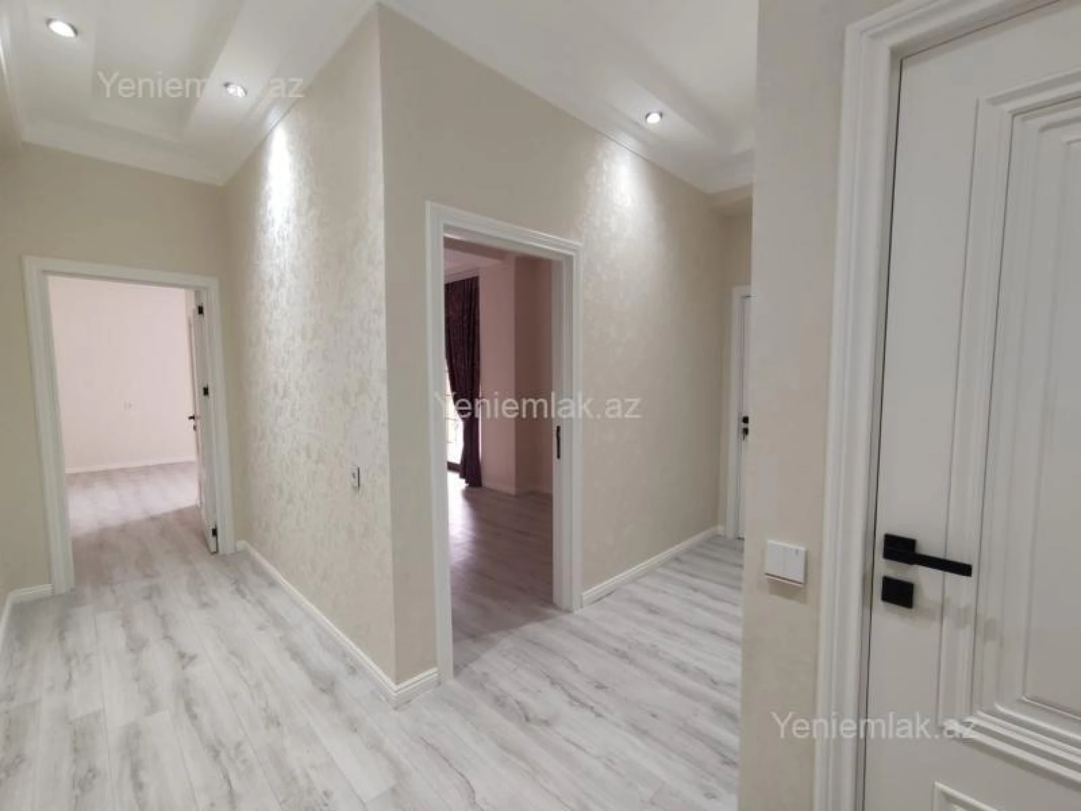 Satılır 5 otaqlı həyət evi 280 m²