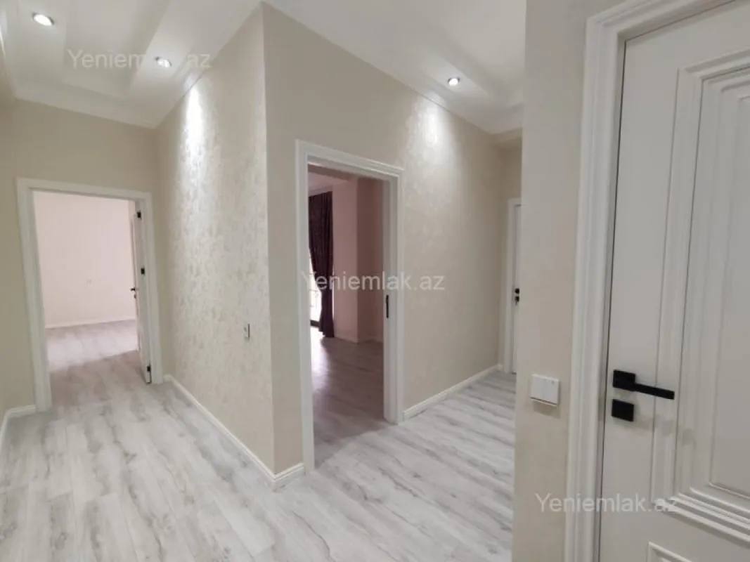 Satılır 5 otaqlı həyət evi 280 m²