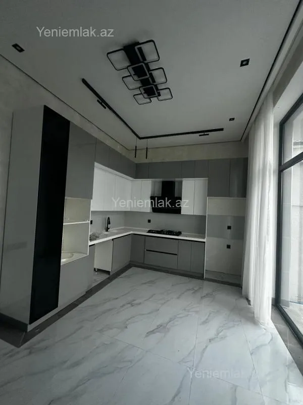 Satılır 5 otaqlı həyət evi 280 m²