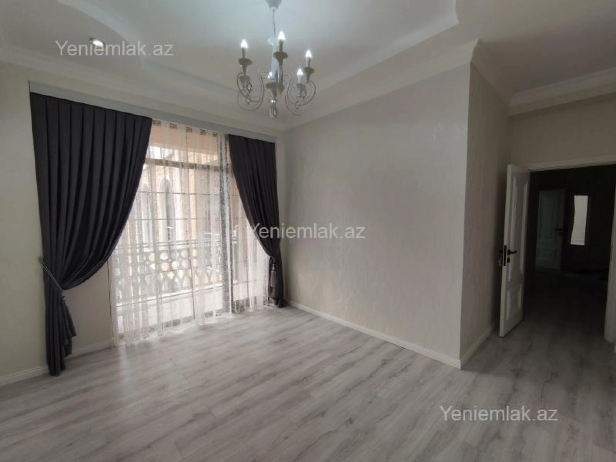 Satılır 5 otaqlı həyət evi 280 m²