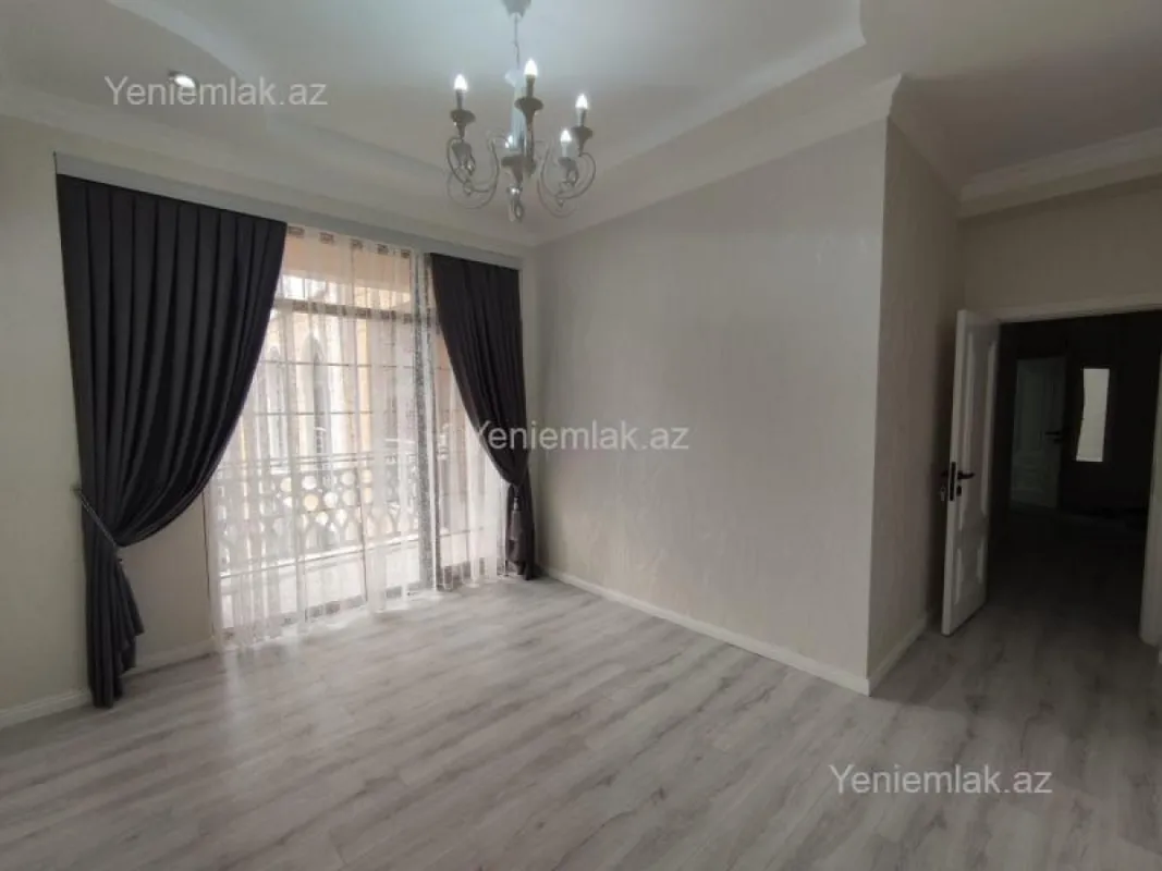 Satılır 5 otaqlı həyət evi 280 m²