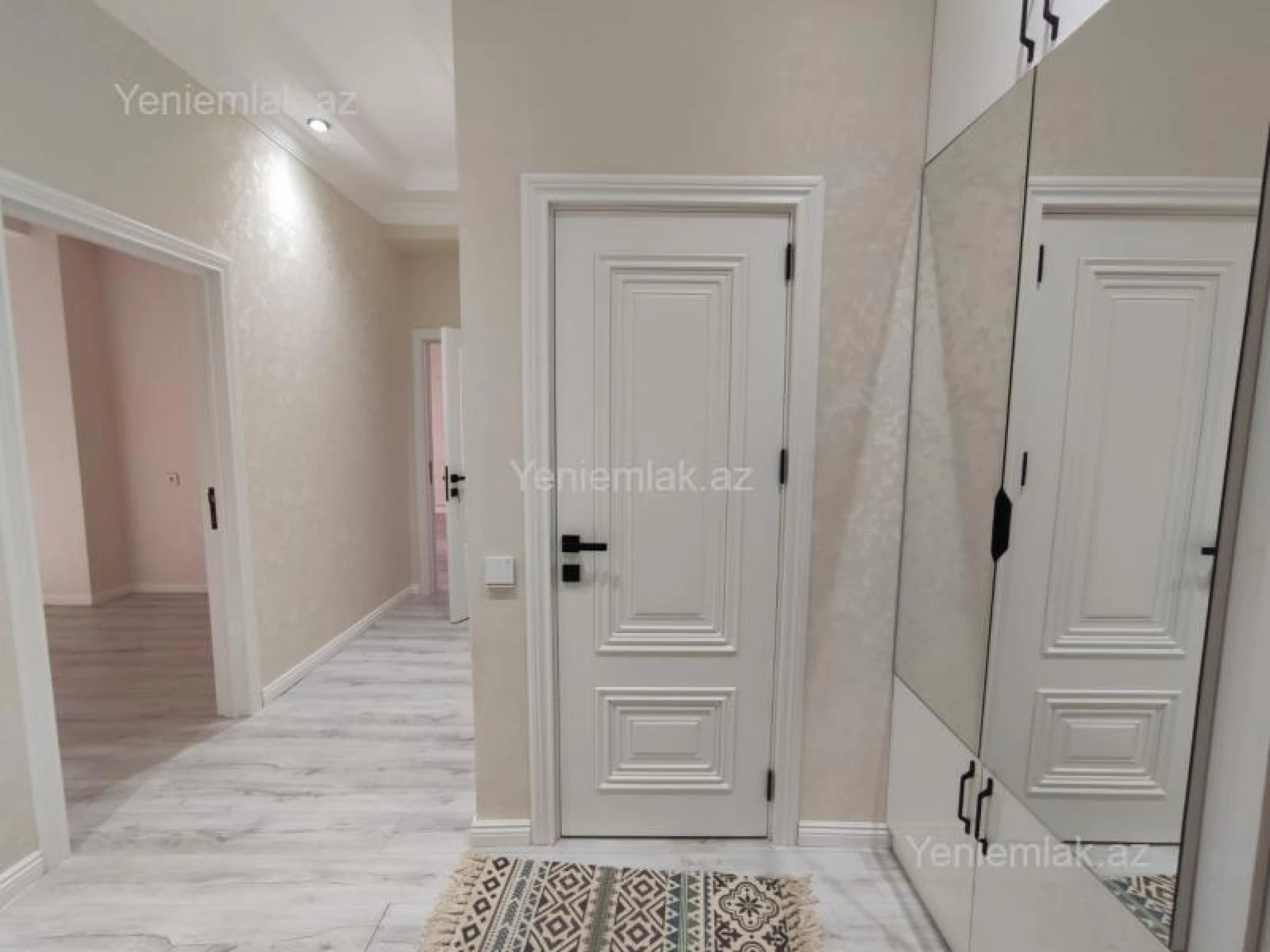 Satılır 5 otaqlı həyət evi 280 m²