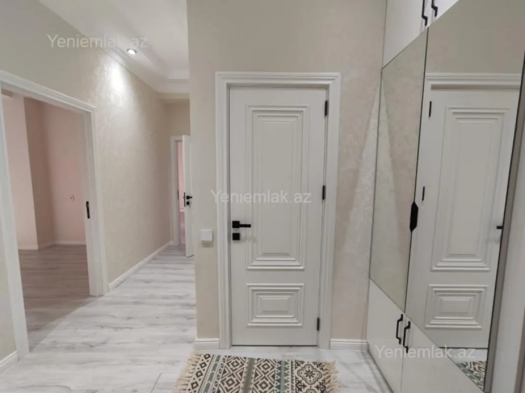 Satılır 5 otaqlı həyət evi 280 m²