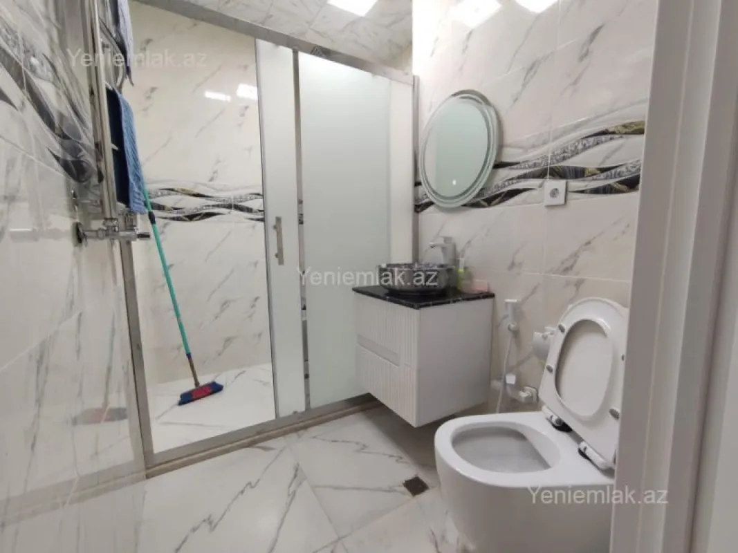 Satılır 5 otaqlı həyət evi 280 m²