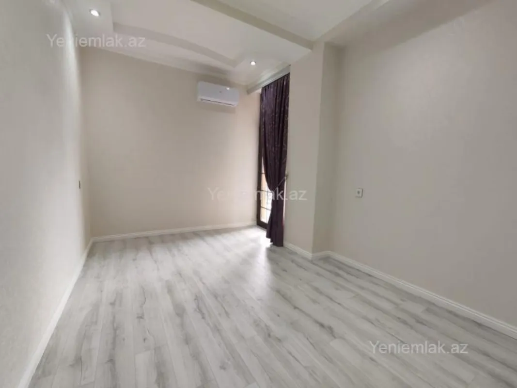 Satılır 5 otaqlı həyət evi 280 m²